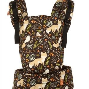 Tula Free-To-Grow foxtail carrier